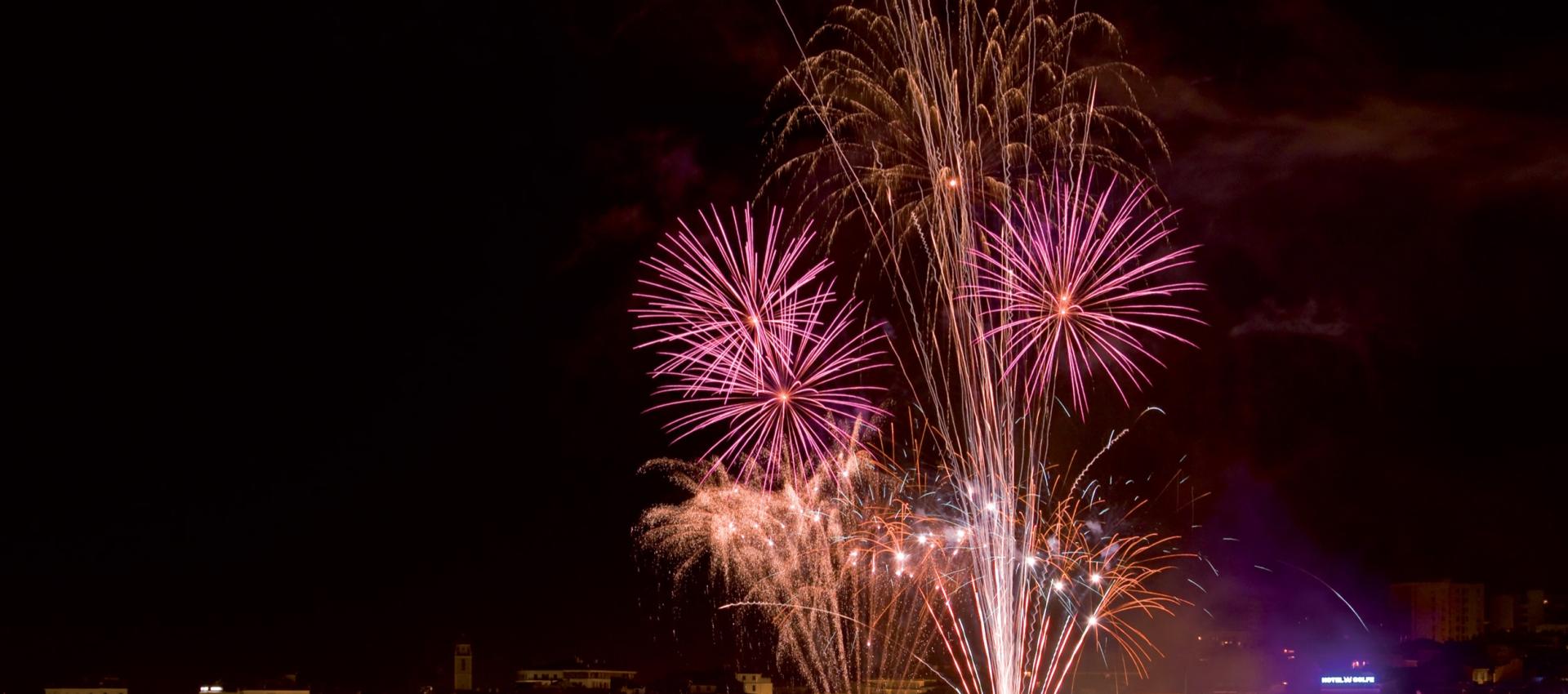 Les iles Sanguinaires et feu d'artifice